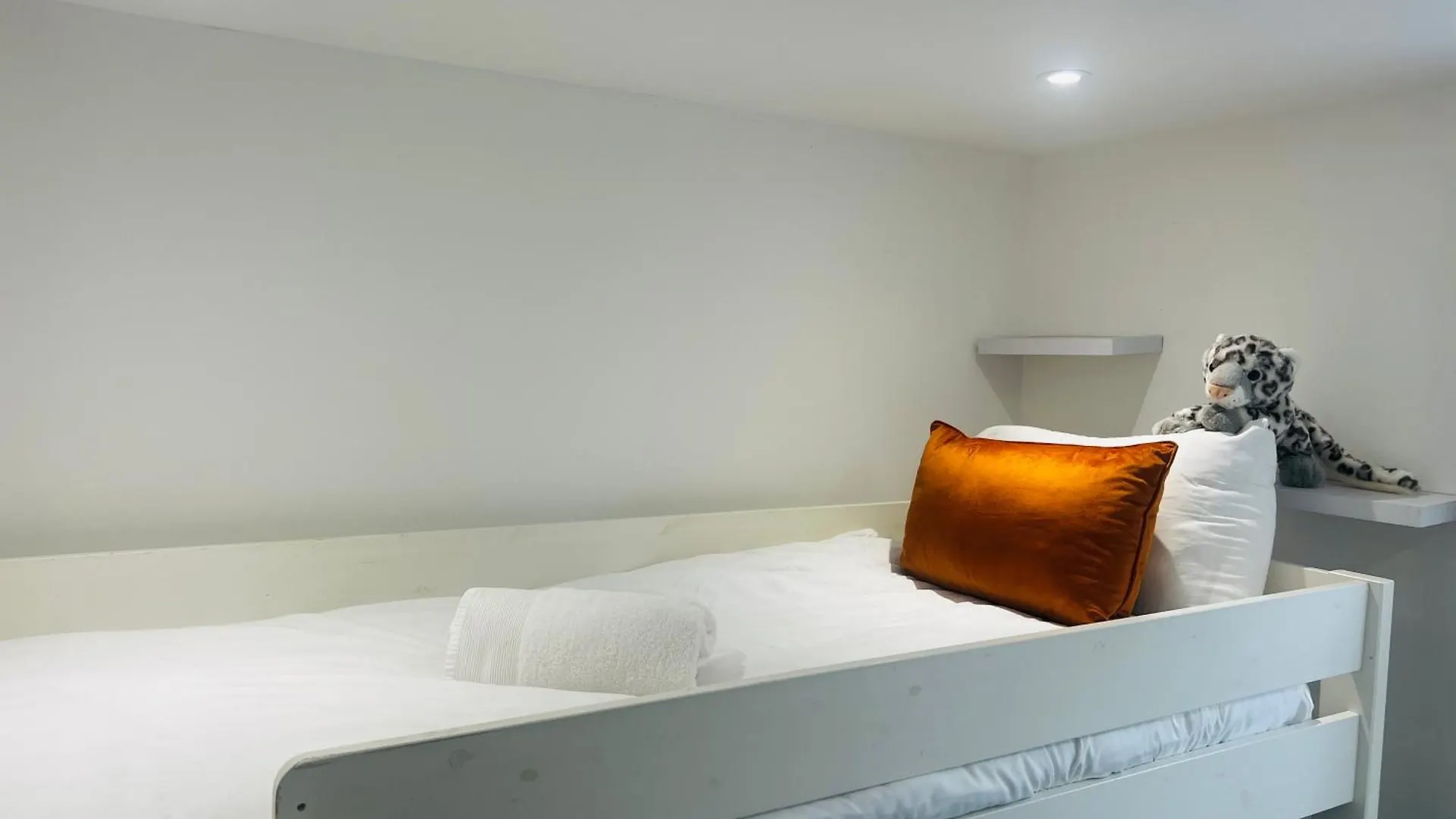Stylish Brighton Haven, Sleeps 1 To 7, Free Parking Villa 0*,  Birleşik Krallık